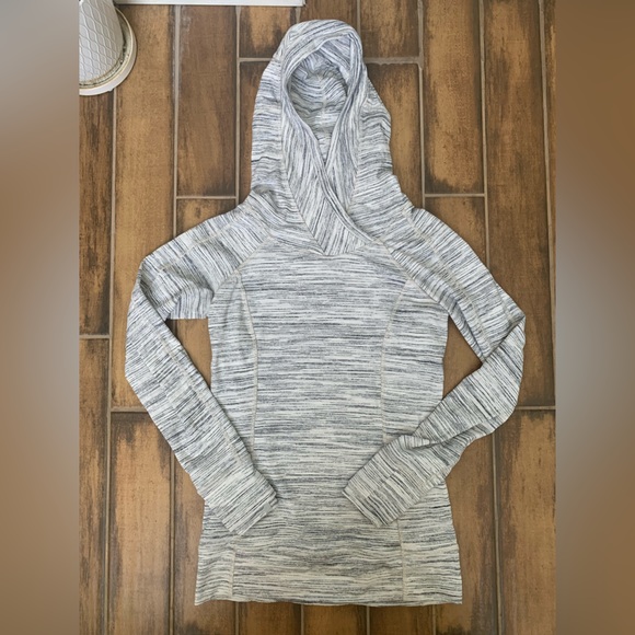 Lululemon Longsleeve Gray and White Sweatshirt - Picture 1 of 4